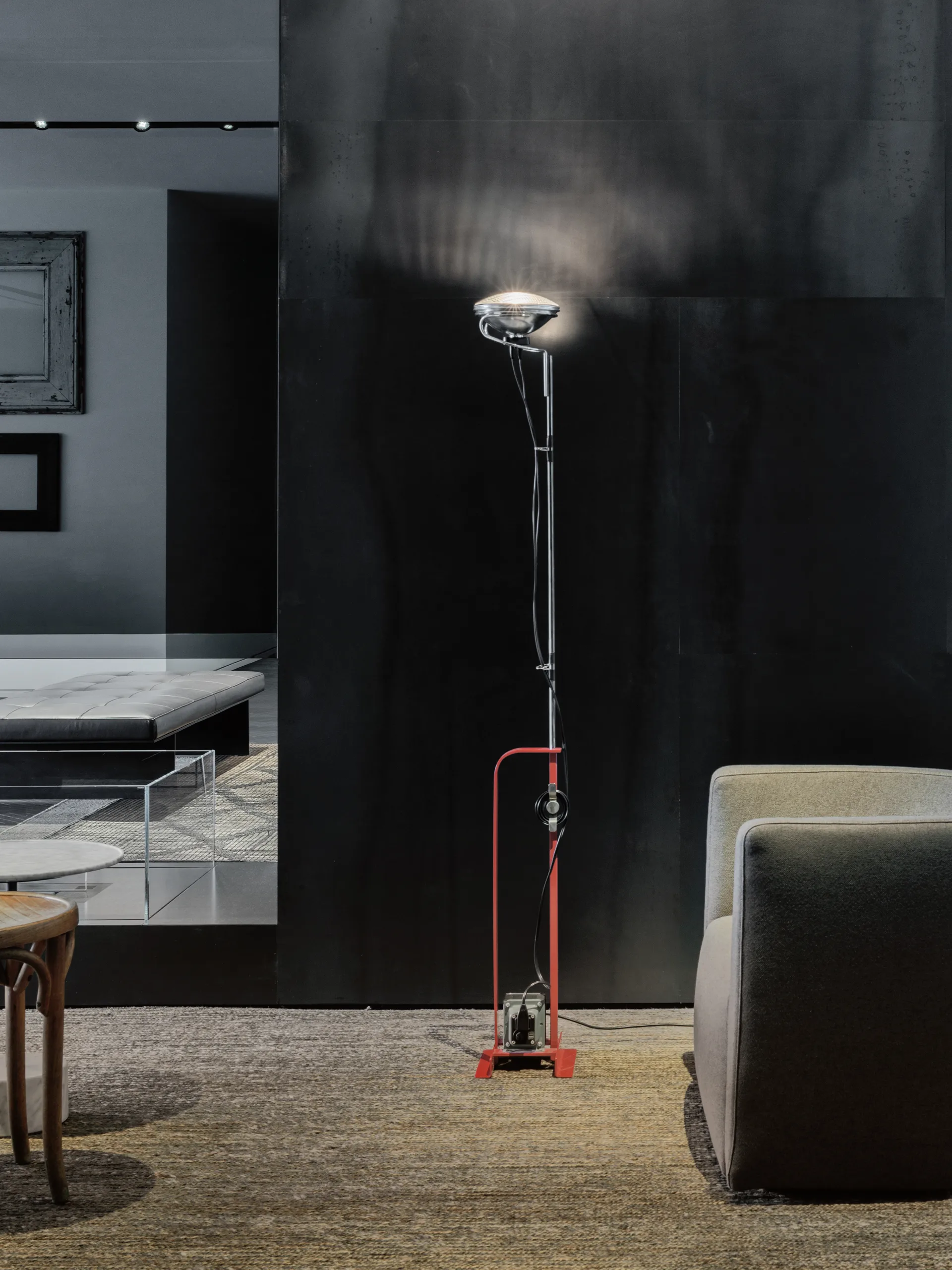 Toio LED floor lamp - Red (GB),  Flos