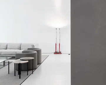 Toio LED floor lamp - Red (GB) - Flos