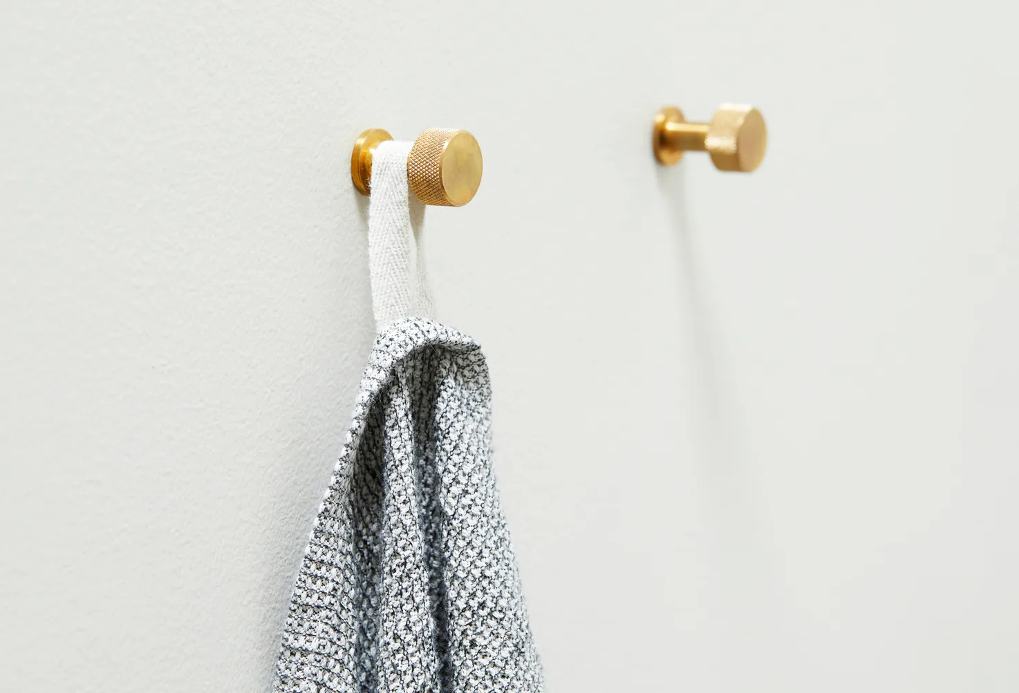 Angle hook small, Brass Form & Refine