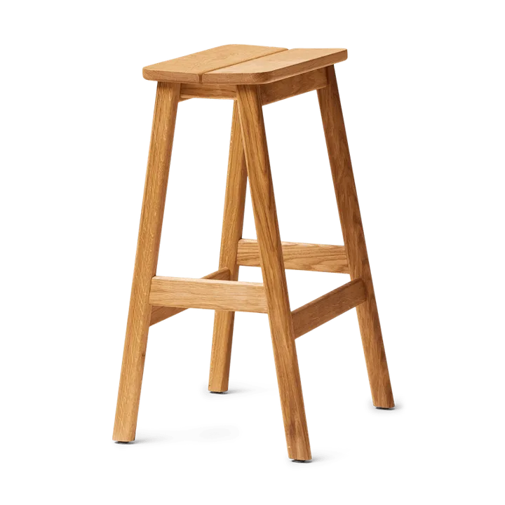 Angle Standard bar stool 65 cm - Oak - Form & Refine