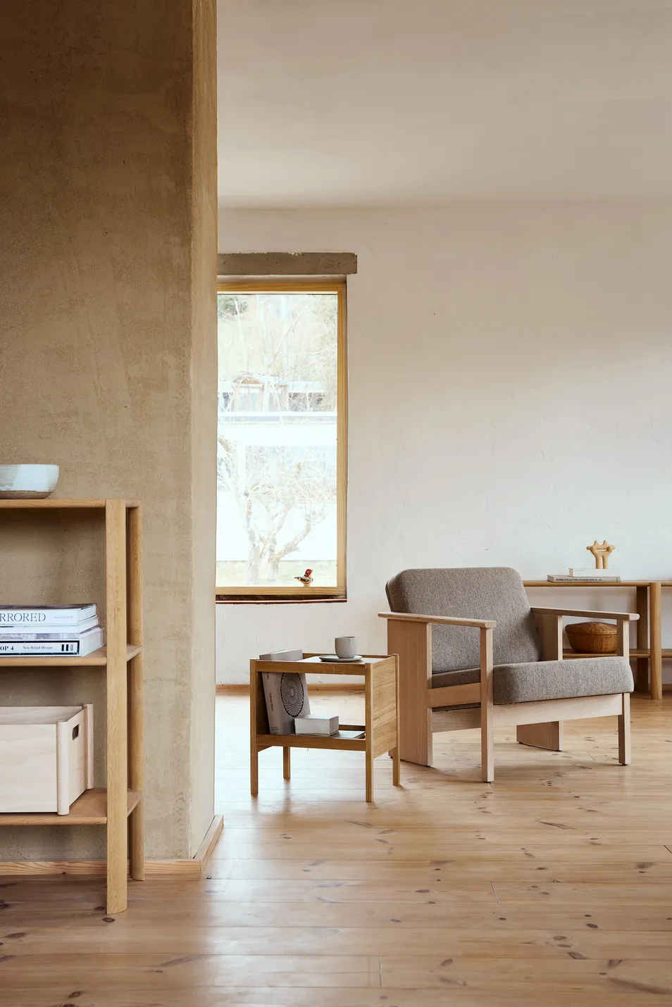 Block lounge chair, White oak-Hallingdal 65-0227 Form & Refine