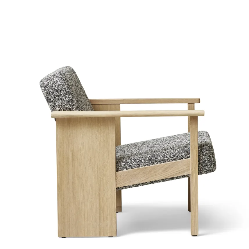 Block lounge chair, White oak-Zero 0004 Form & Refine