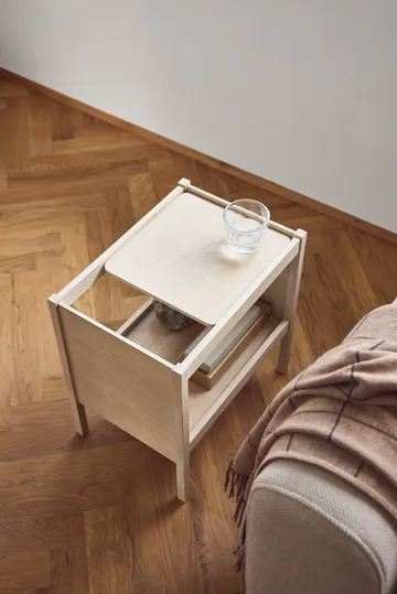 Journal side table 29x43 cm - White oak - Form & Refine