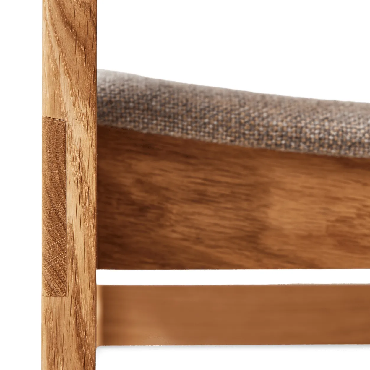 Sonder chair, Oak-Hallingdal 65-0227 Form & Refine
