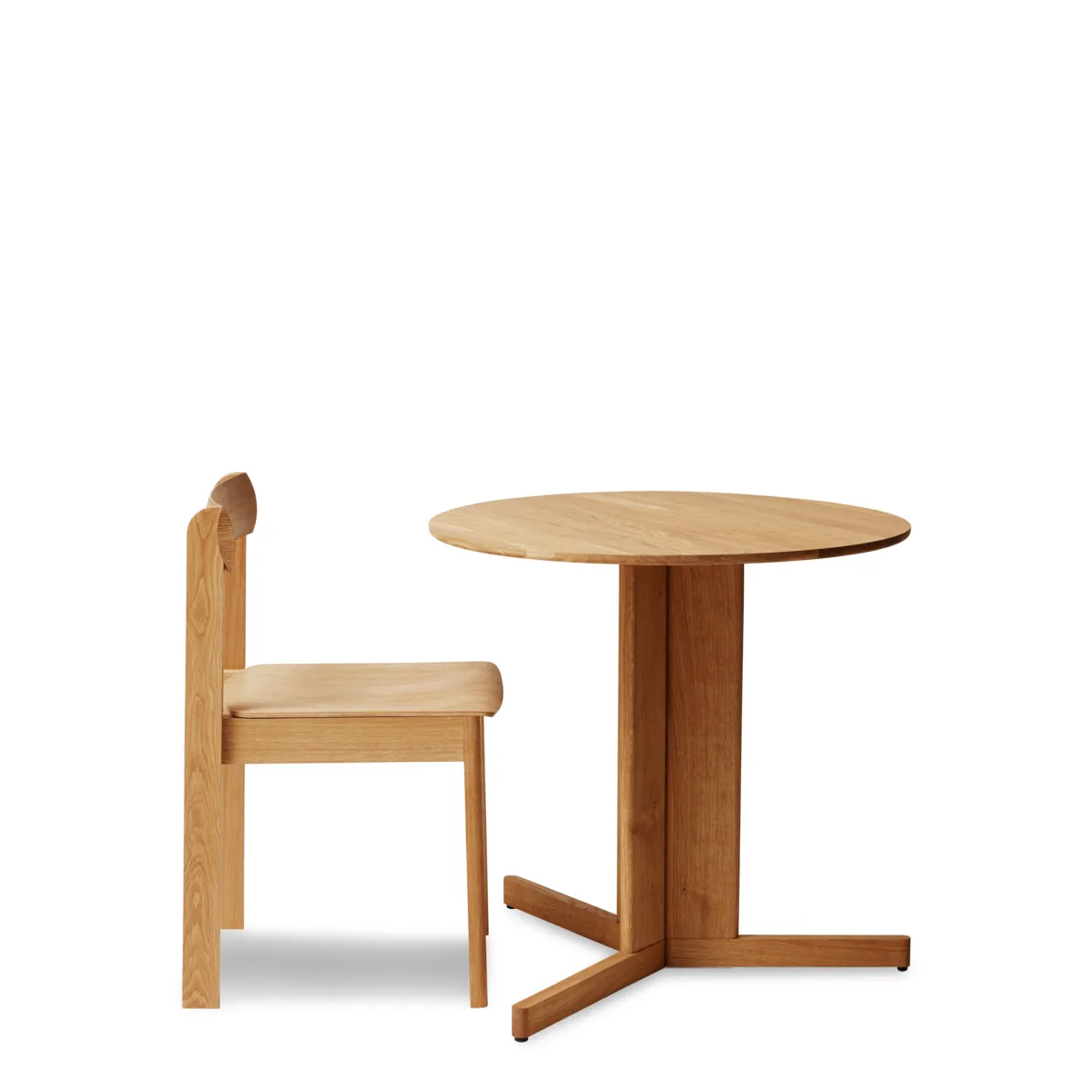 Trefoil dining table Ø75 cm, Oak Form & Refine