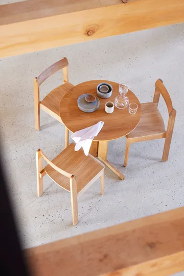 Trefoil dining table Ø75 cm - Oak - Form & Refine