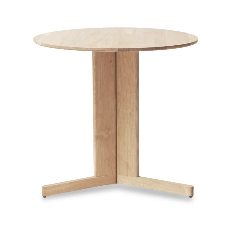 Trefoil dining table Ø75 cm, White oak Form & Refine