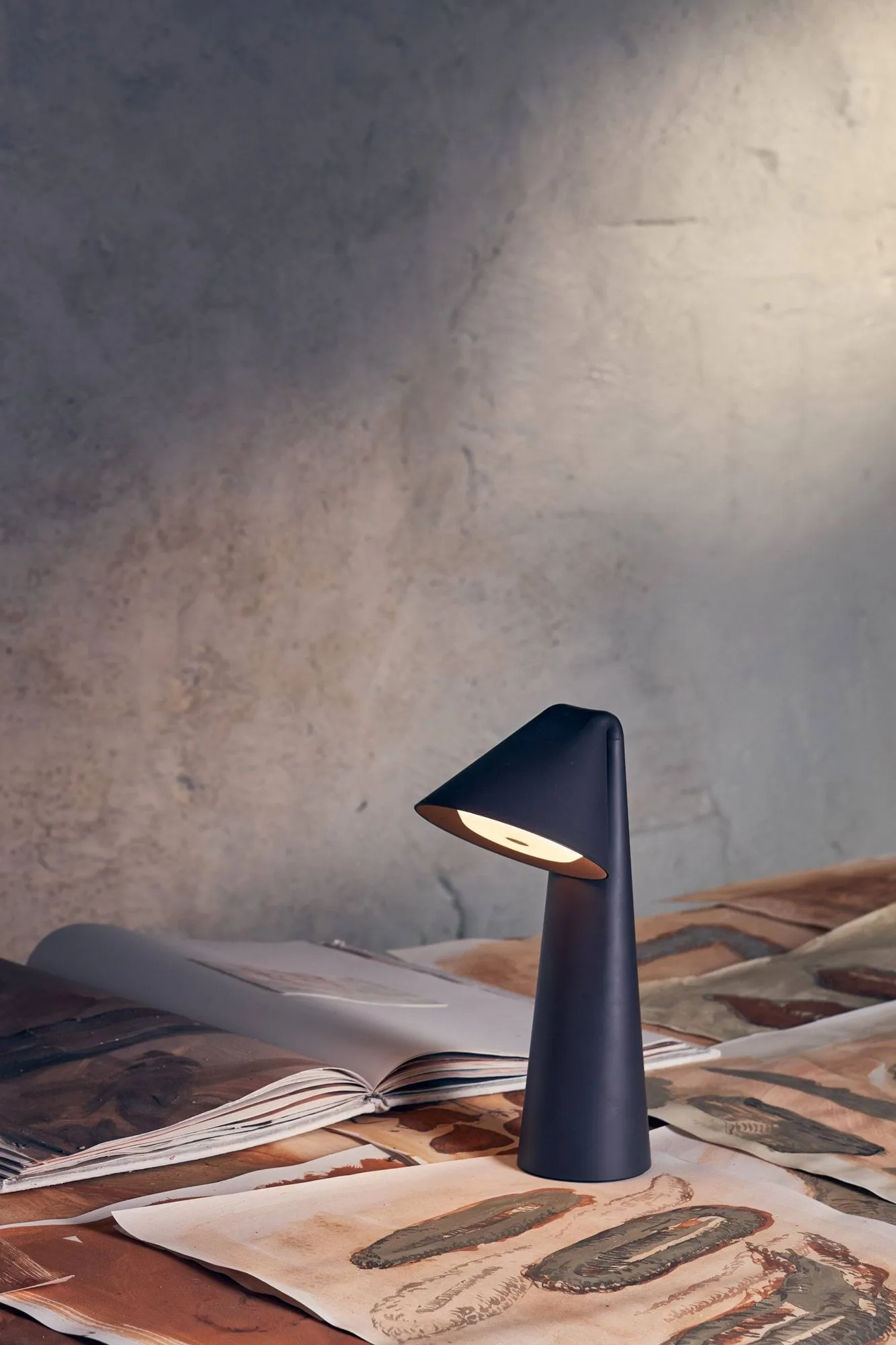 Ami portable table lamp, Chocolate clay, 31.6 cm Frandsen