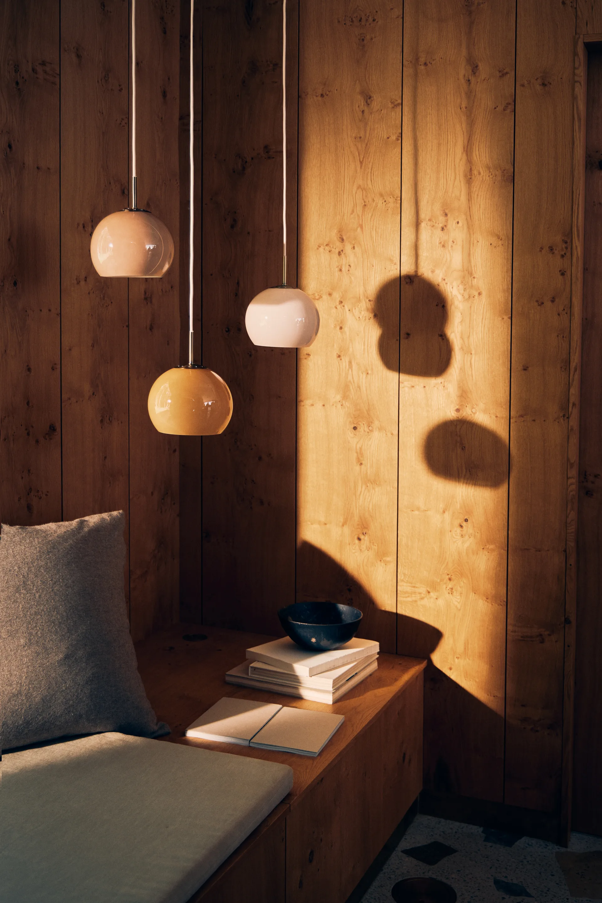 Ball pendant lamp, Cappuccino, Ø18 cm Frandsen