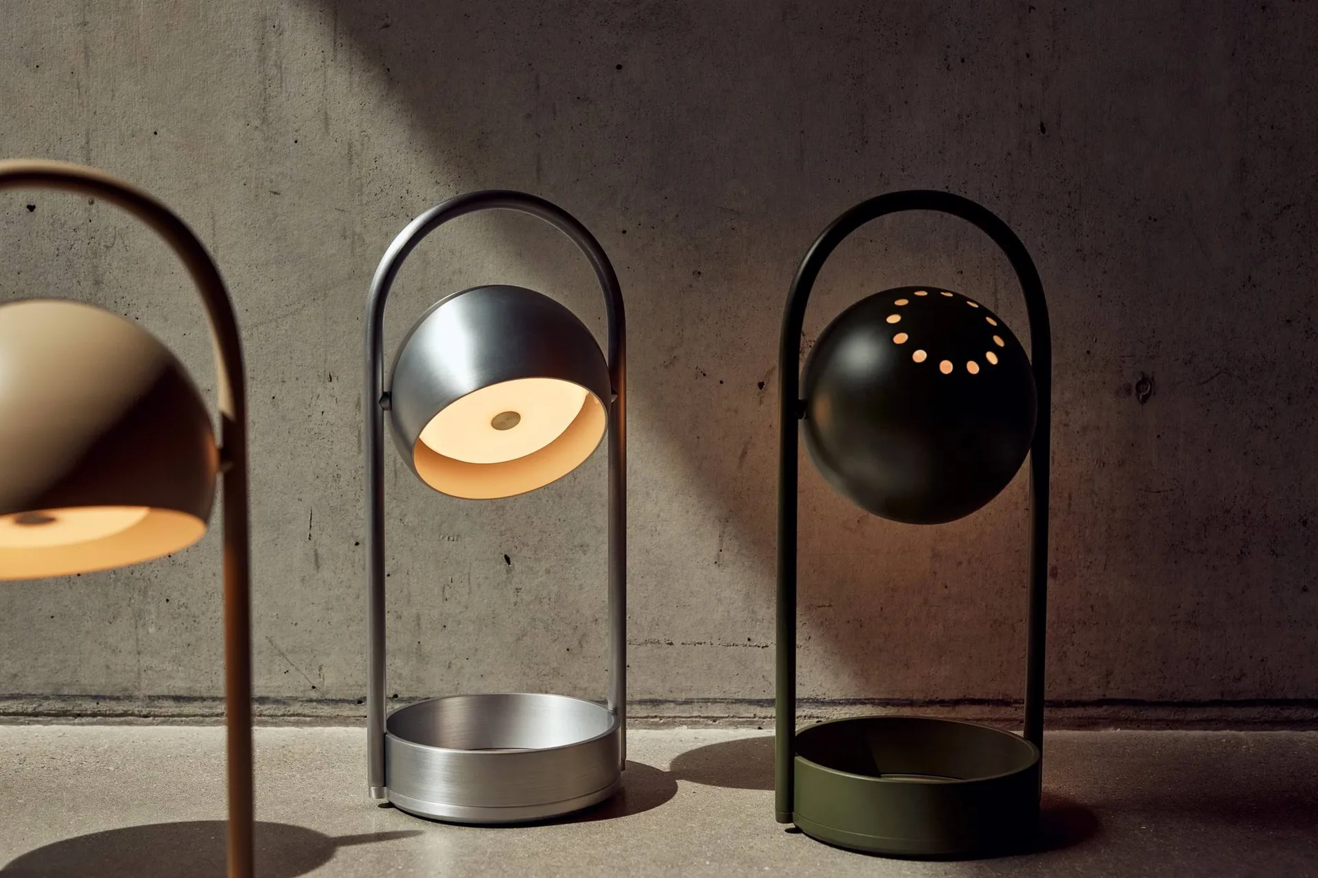 Ball portable table lamp, Sand Grey, 32 cm Frandsen