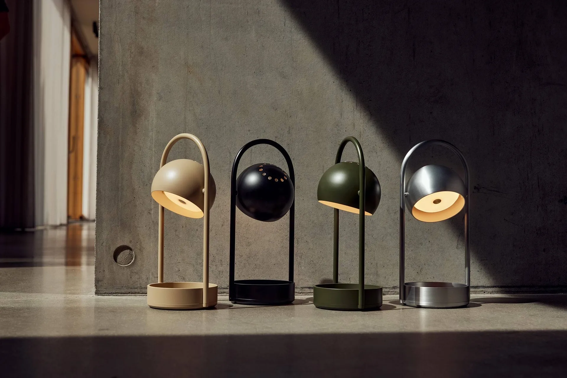 Ball portable table lamp, Sand Grey, 32 cm Frandsen