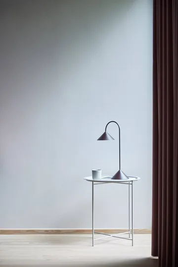 Grasp portable table lamp - Matt Beetroot, 47 cm - Frandsen