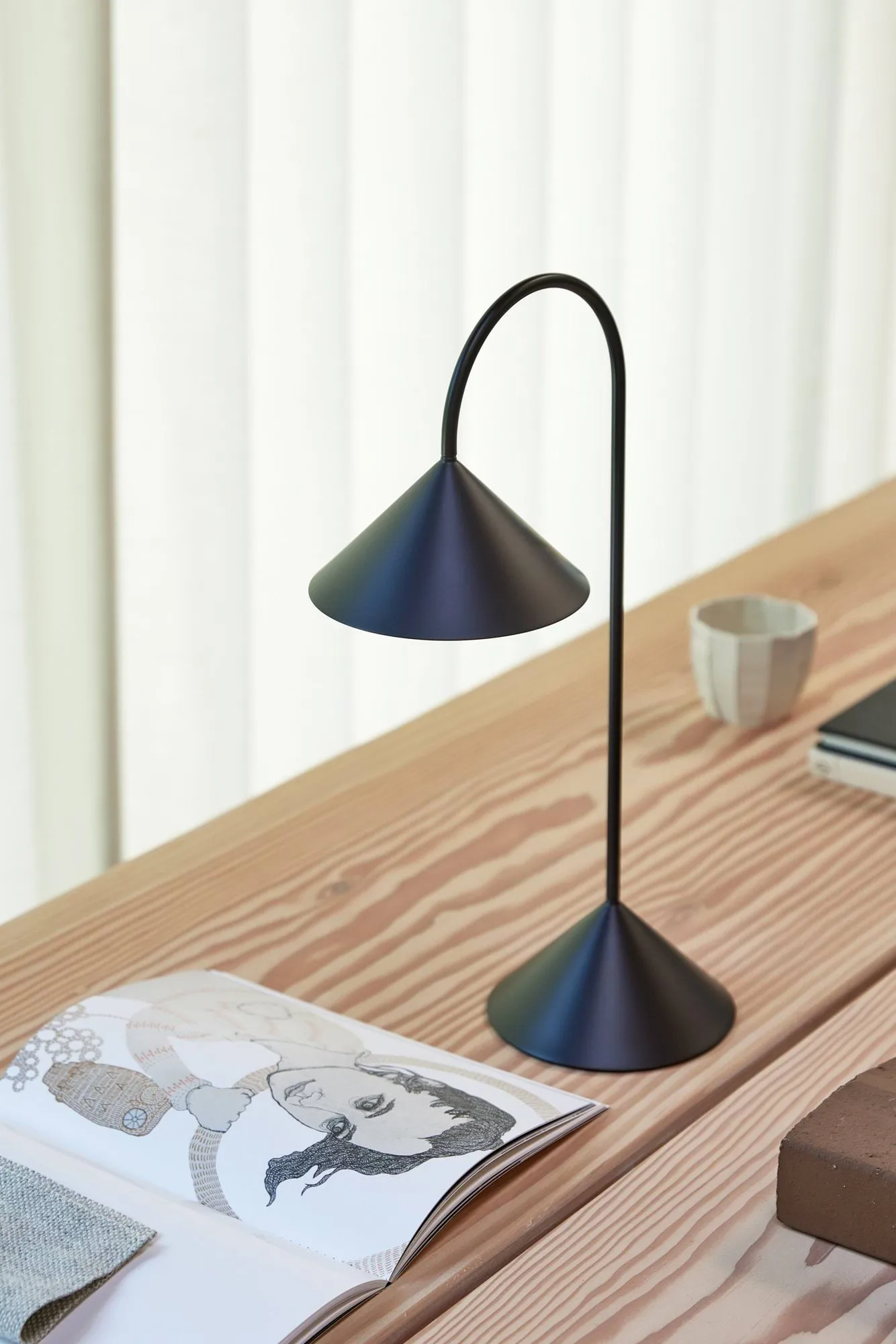 Grasp portable table lamp, Matt Black, 47 cm Frandsen