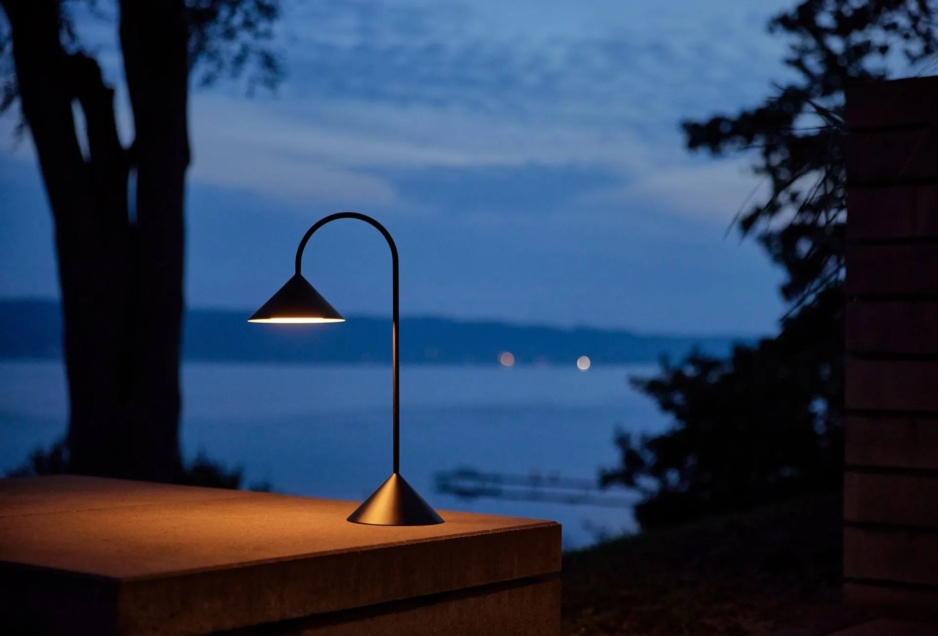 Grasp portable table lamp, Matt Black, 47 cm Frandsen