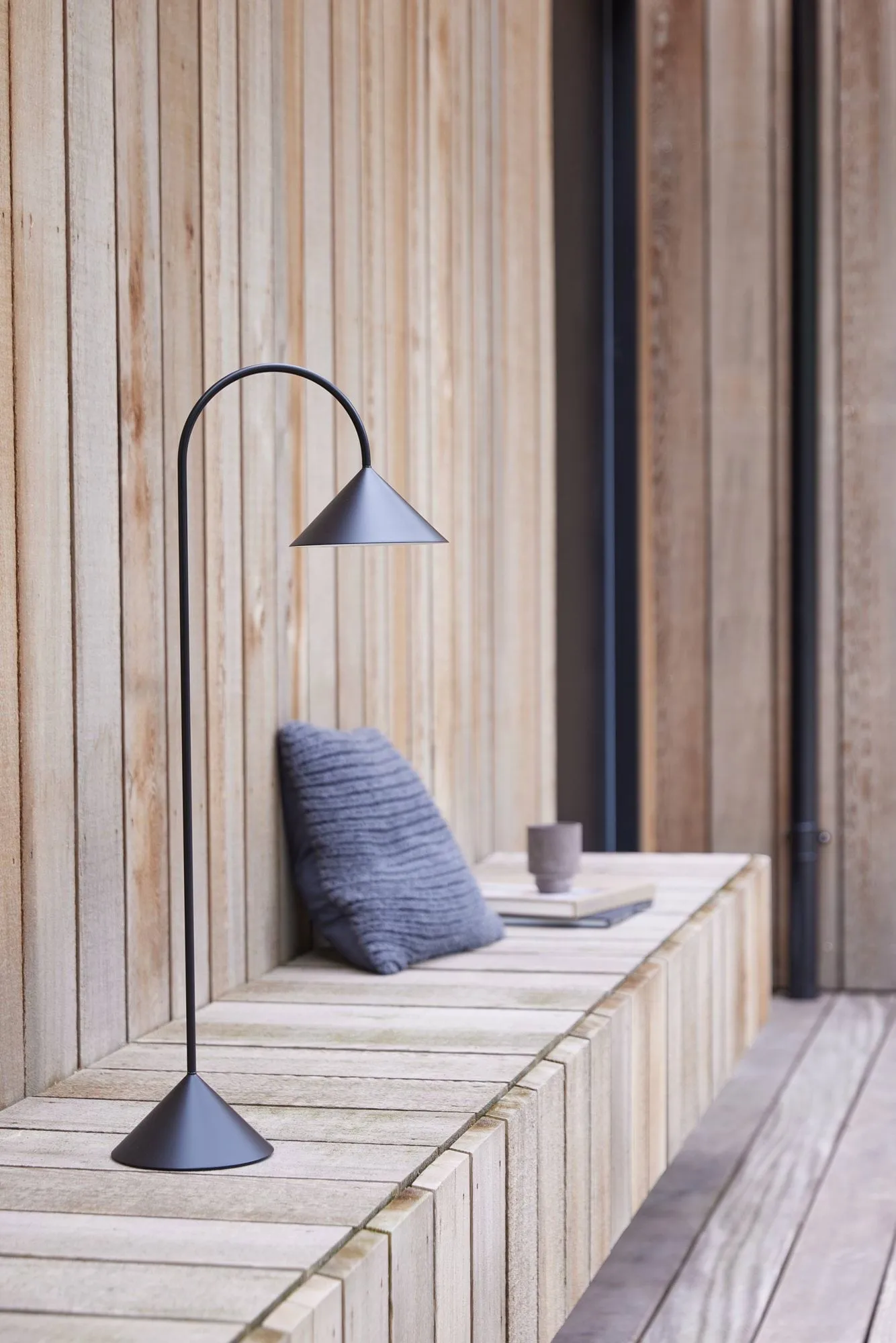 Grasp portable table lamp, Matt Black, 72 cm Frandsen