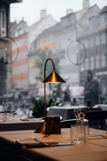 Grasp portable table lamp - Solid brass, 47 cm - Frandsen