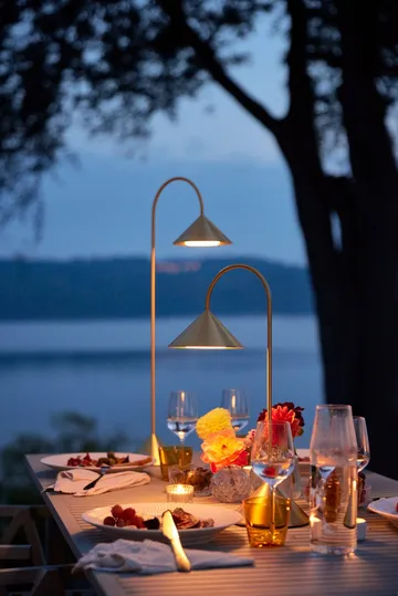 Grasp portable table lamp - Solid brass, 72 cm - Frandsen