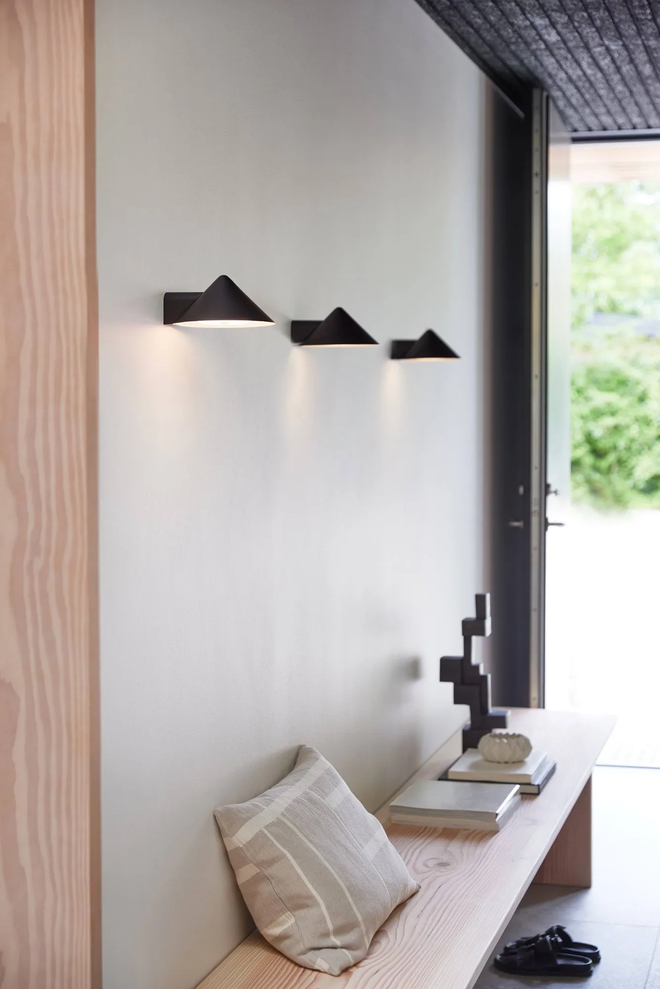 Grasp wall lamp, Matt Black Frandsen