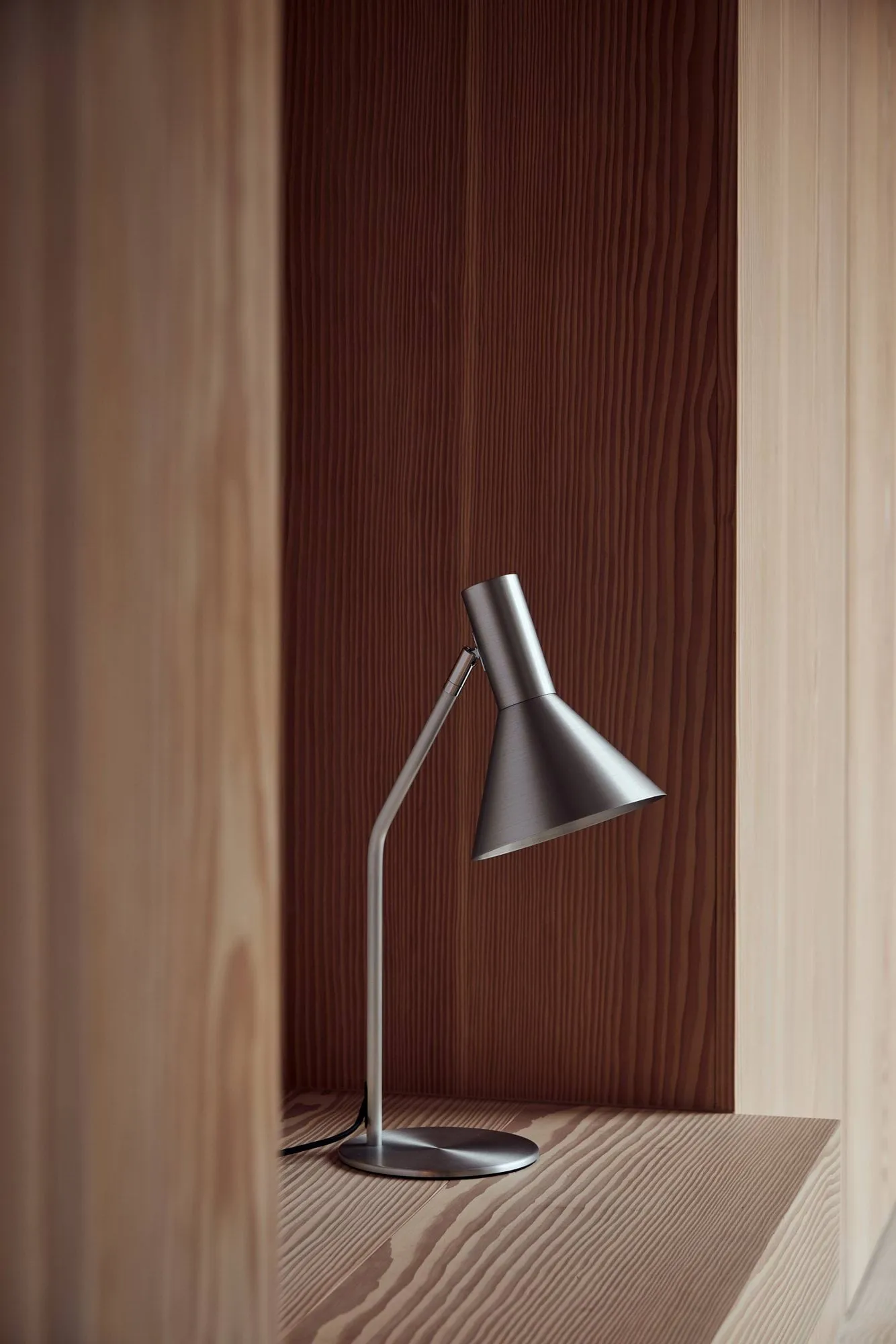 Lyss table lamp, Brushed aluminium, 50 cm Frandsen
