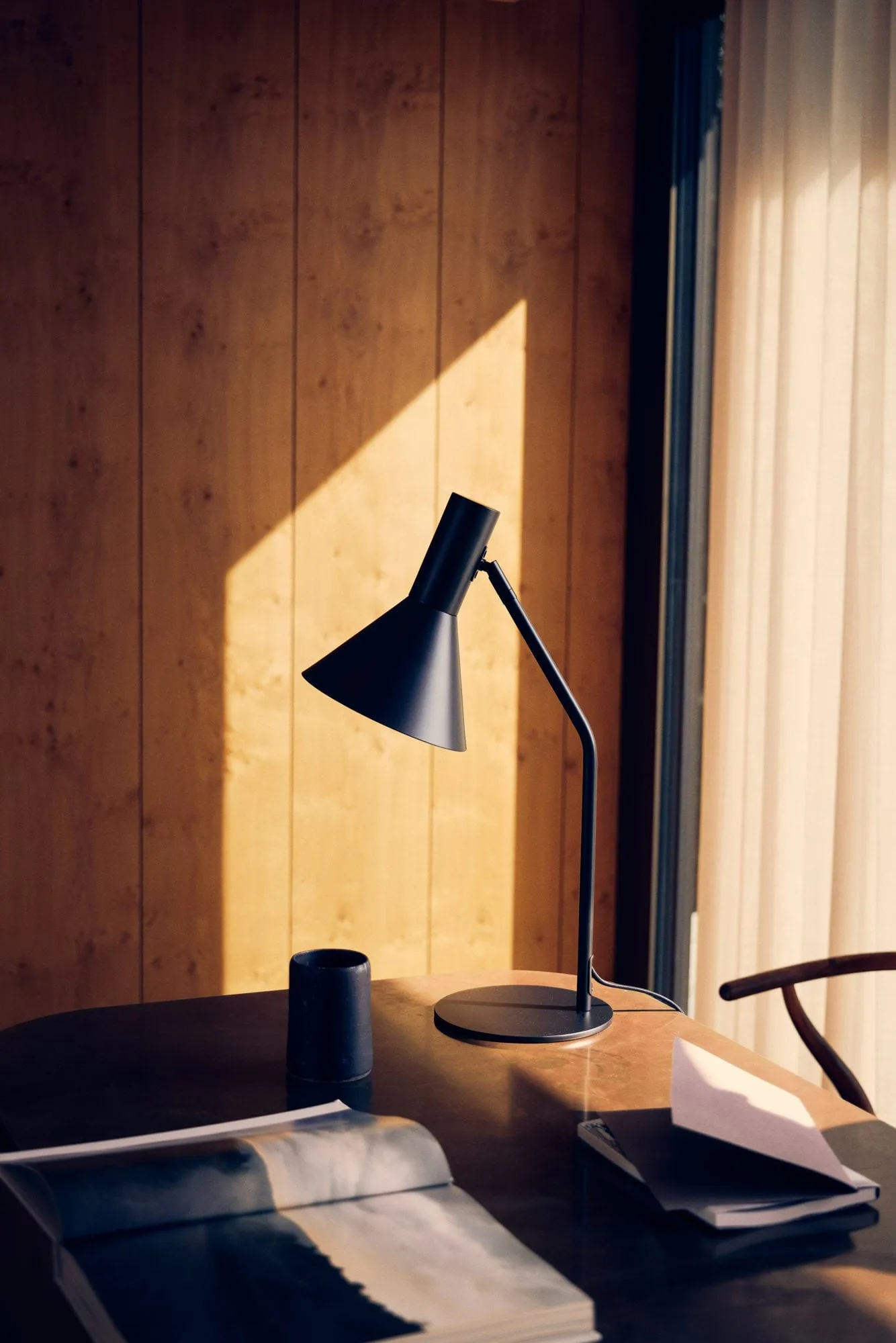 Lyss table lamp, Matt black, 50 cm Frandsen