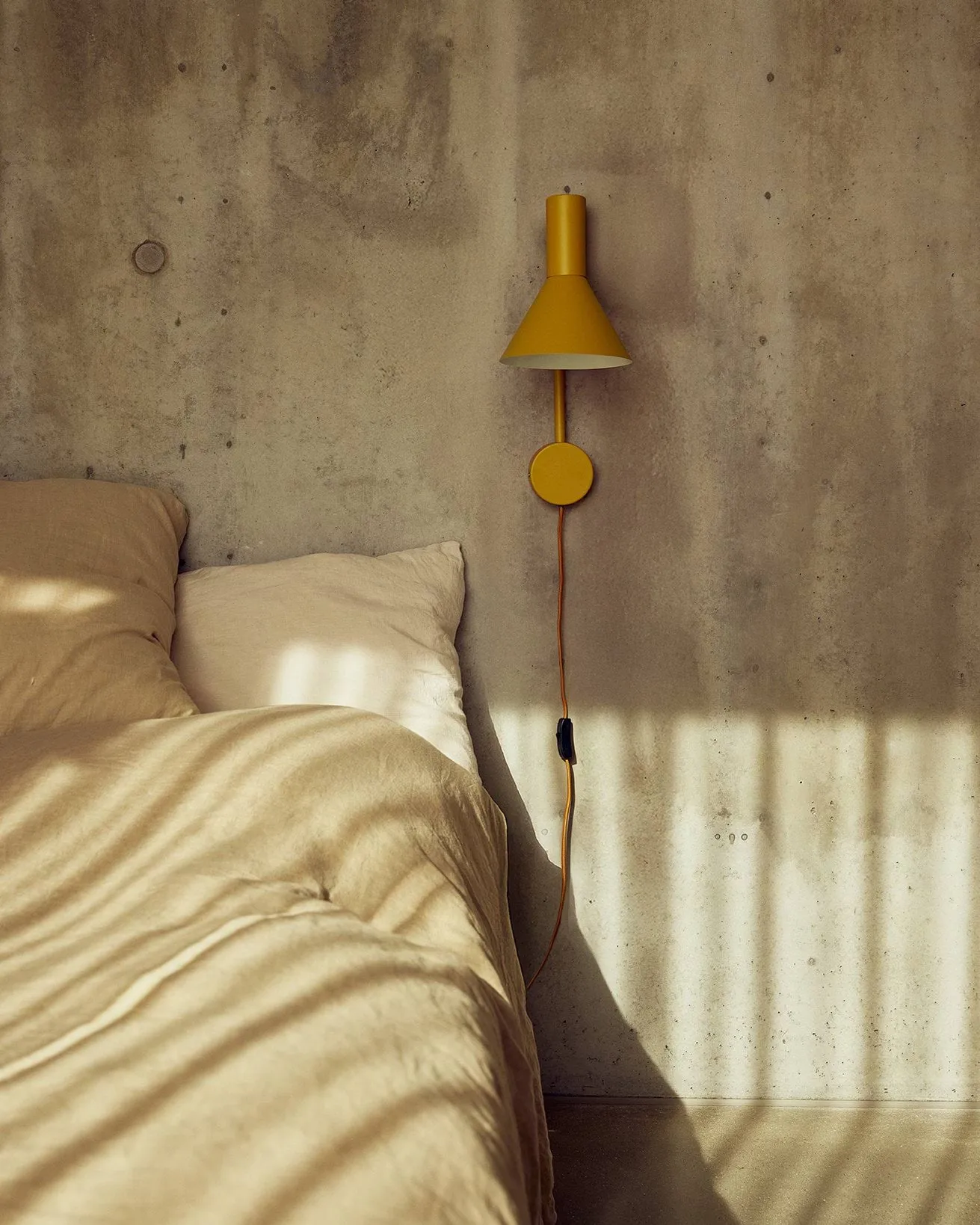 Lyss wall lamp, Matte Almond, 42 cm Frandsen