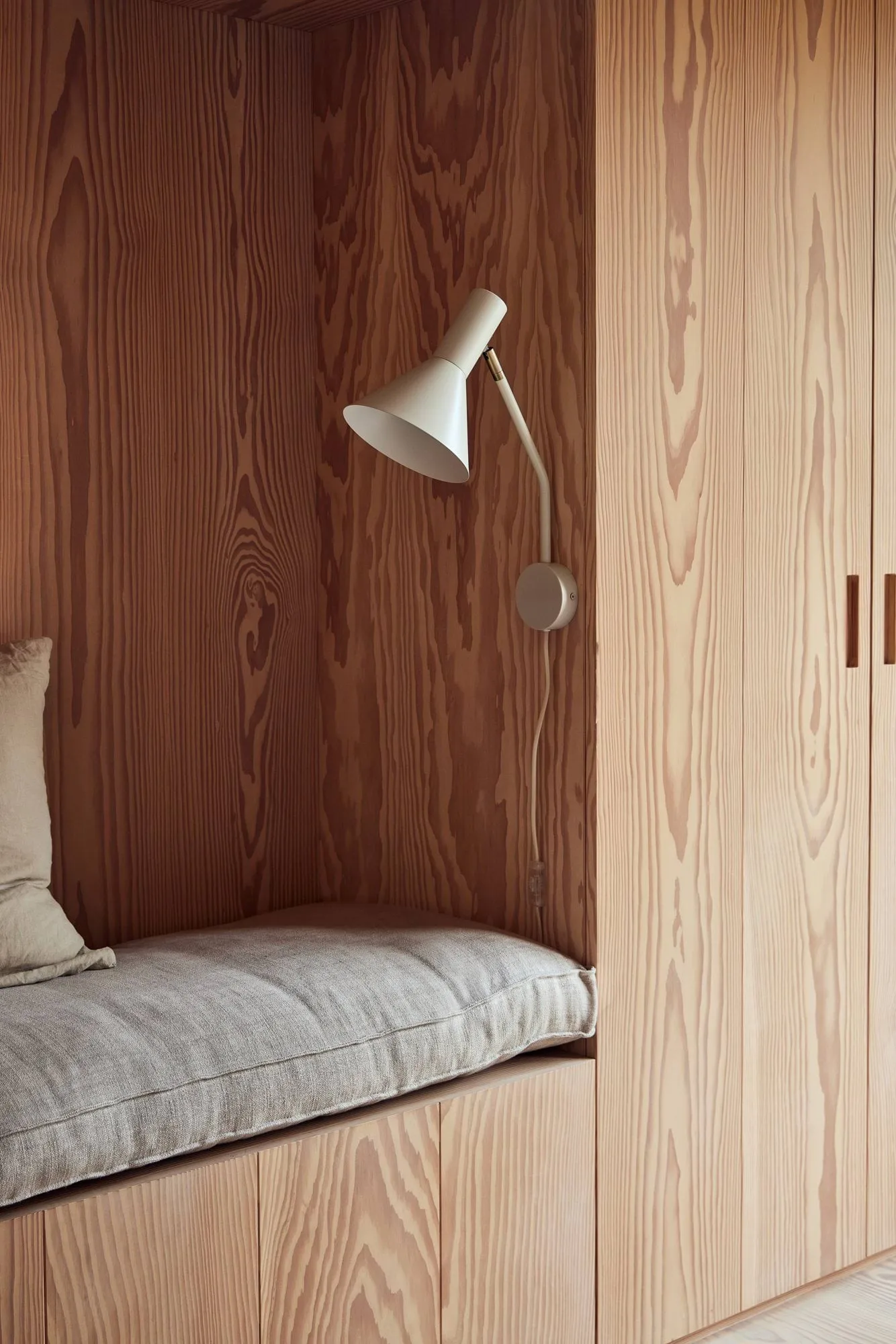 Lyss wall lamp, Vanilla, 42 cm Frandsen