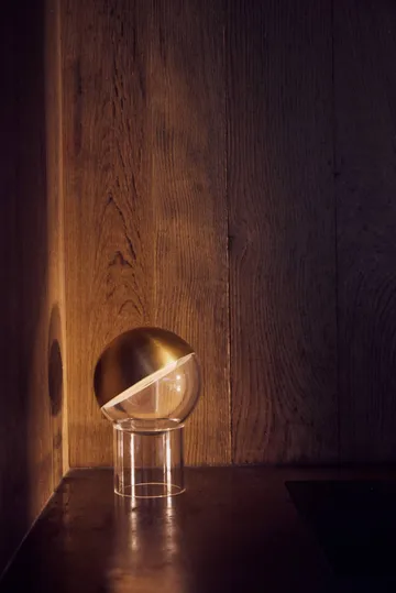 Pila portable table lamp - Solid brass - Frandsen