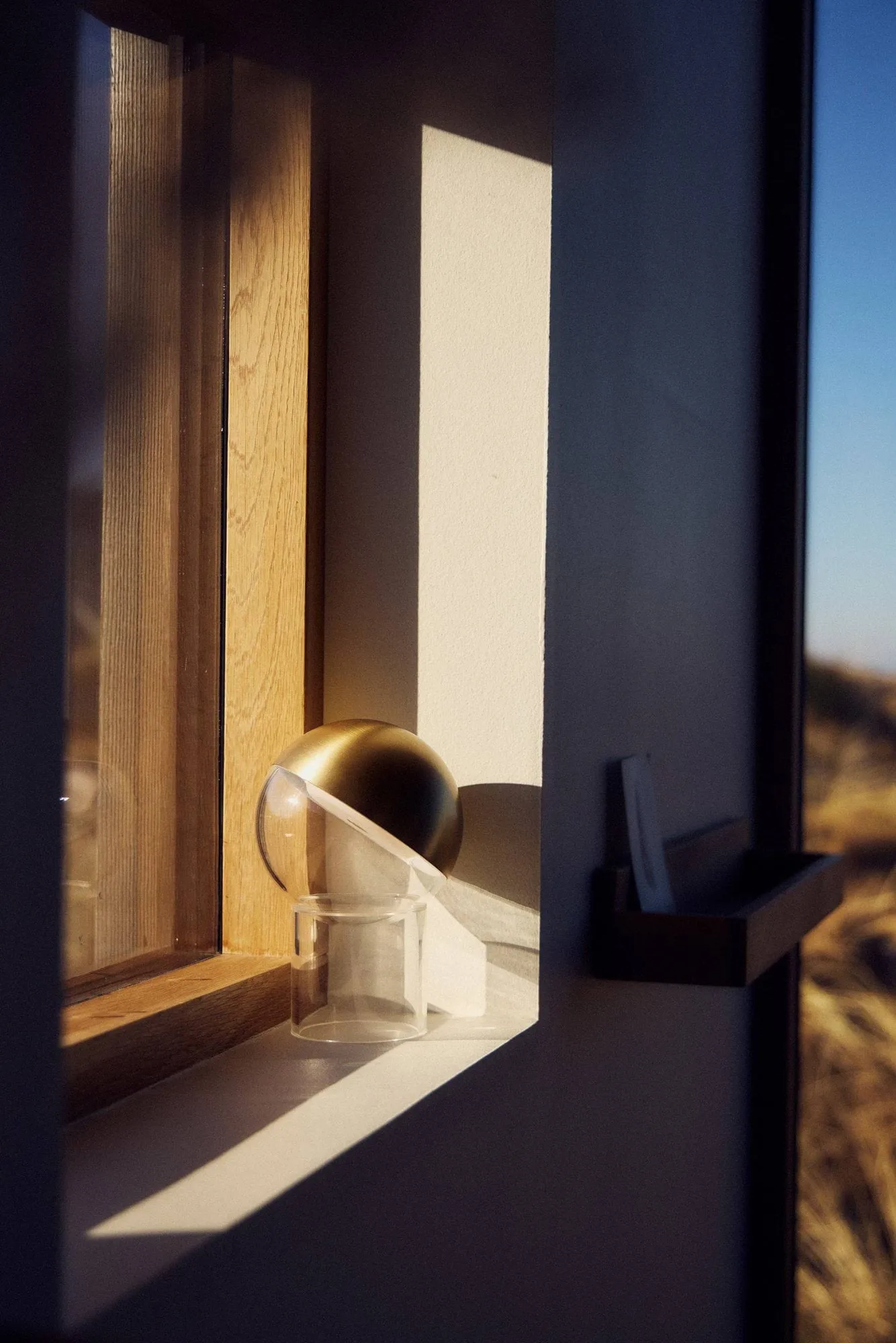 Pila portable table lamp, Solid brass Frandsen