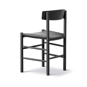 J39 chair - Black lacquered beech-leather Omni 301 black - Fredericia Furniture