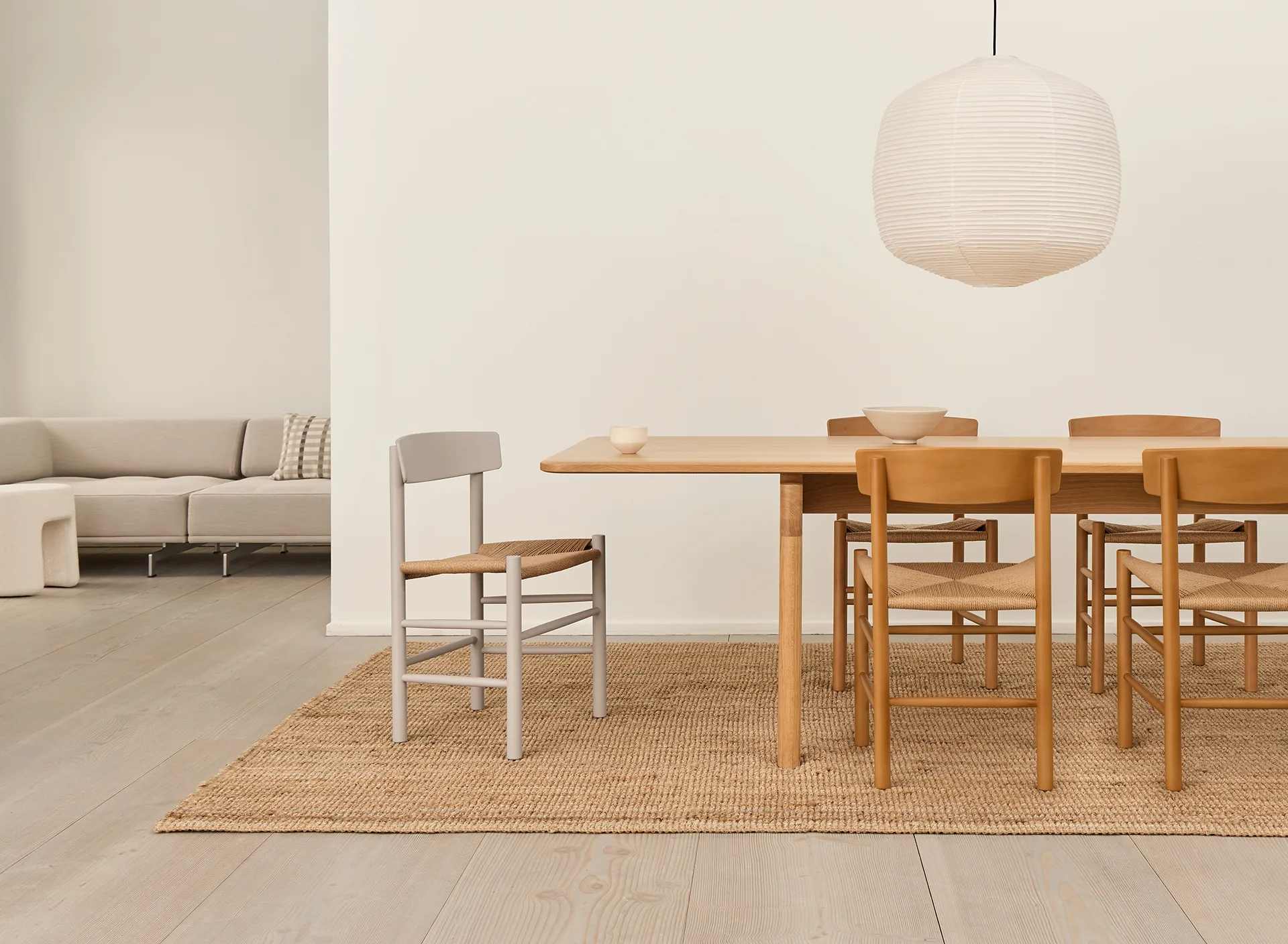 J39 chair, Pebble grey-woven natural Fredericia Furniture