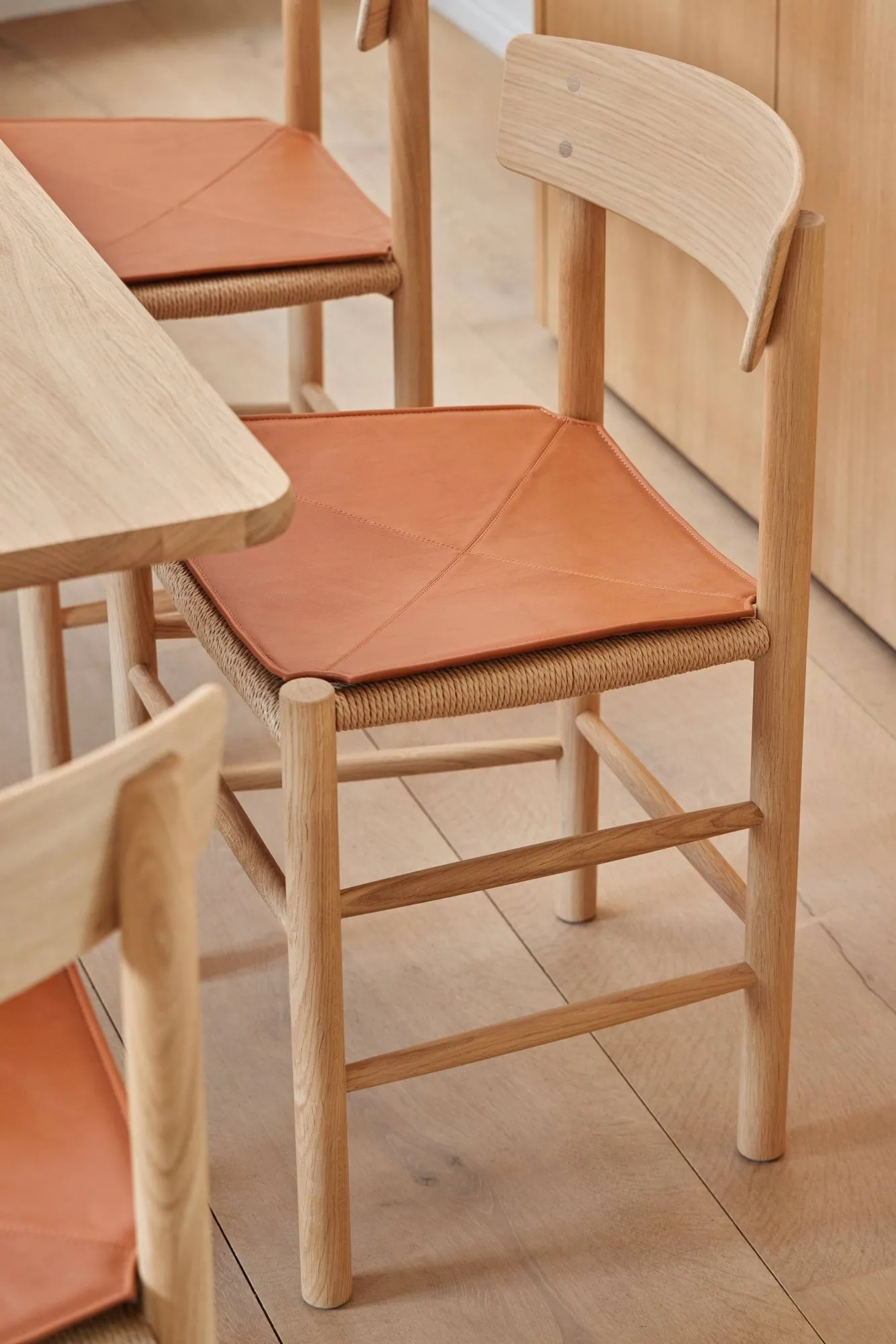 Leather seat cushion for the J39 chair, Leather Cera 905 Russet Brown Fredericia Furniture