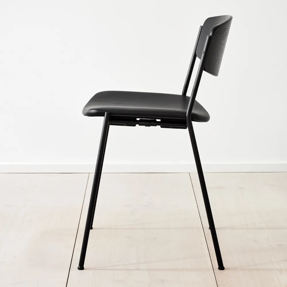Lynderup 3081 chair, Leather omni 301-black Fredericia Furniture