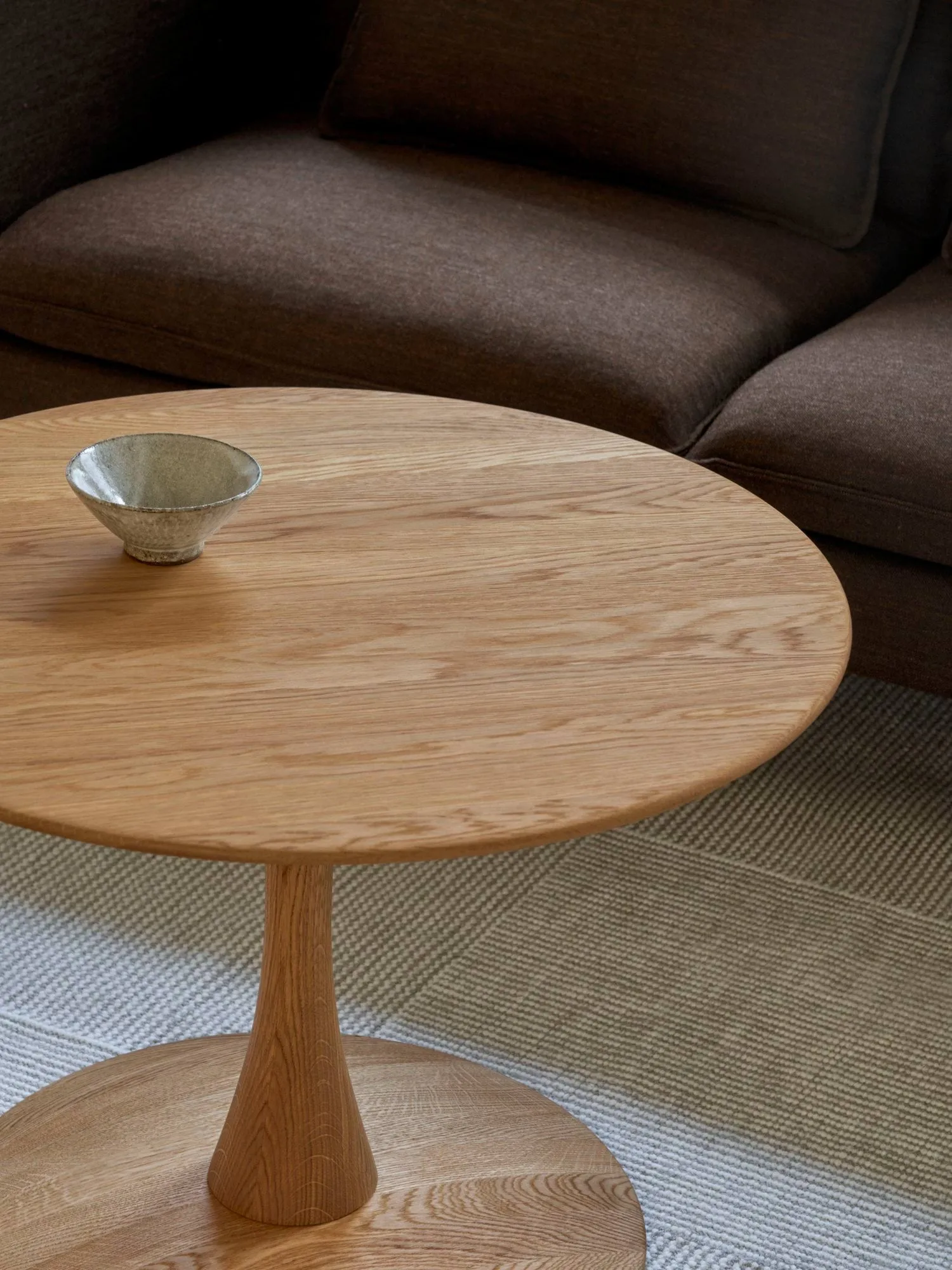 ND104 Trisse coffee table, Oiled oak, Ø68x48 cm Fredericia Furniture
