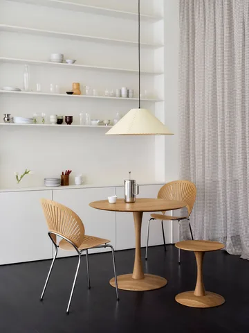 ND106 Trisse dining table - Oiled oak, Ø90x73 cm - Fredericia Furniture