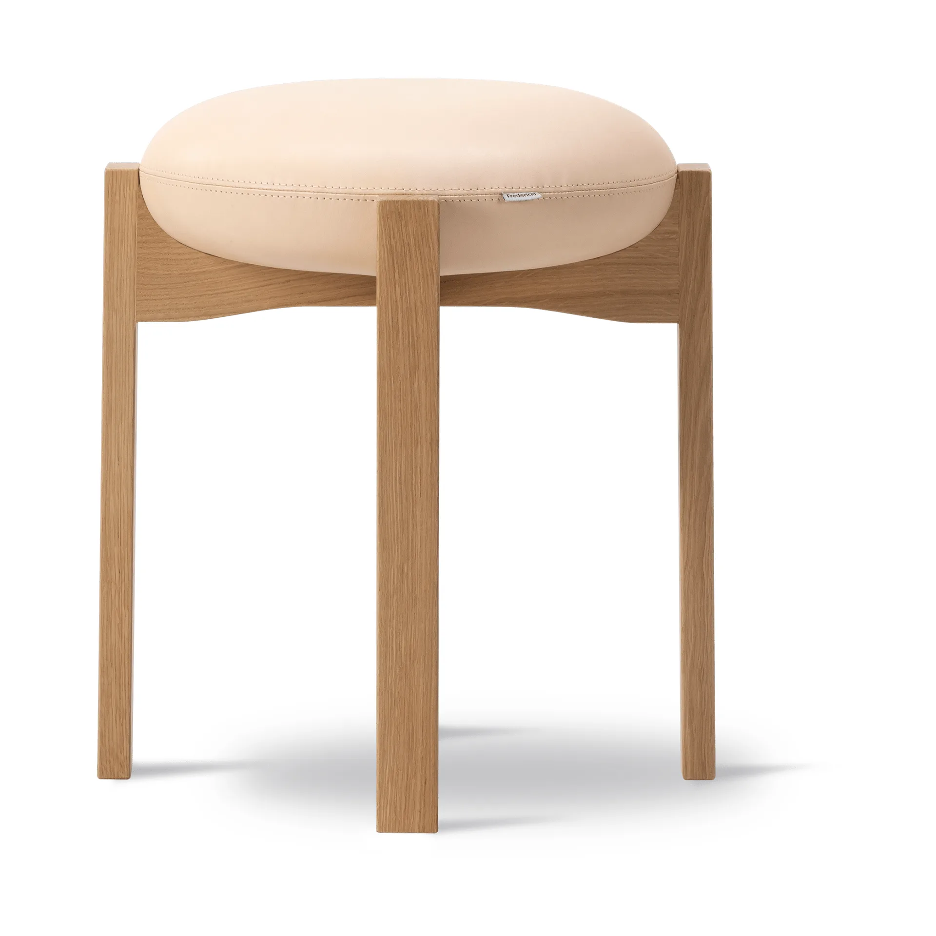 Pioneer low stool, Leather Vegeta 90-lacquered oak Fredericia Furniture