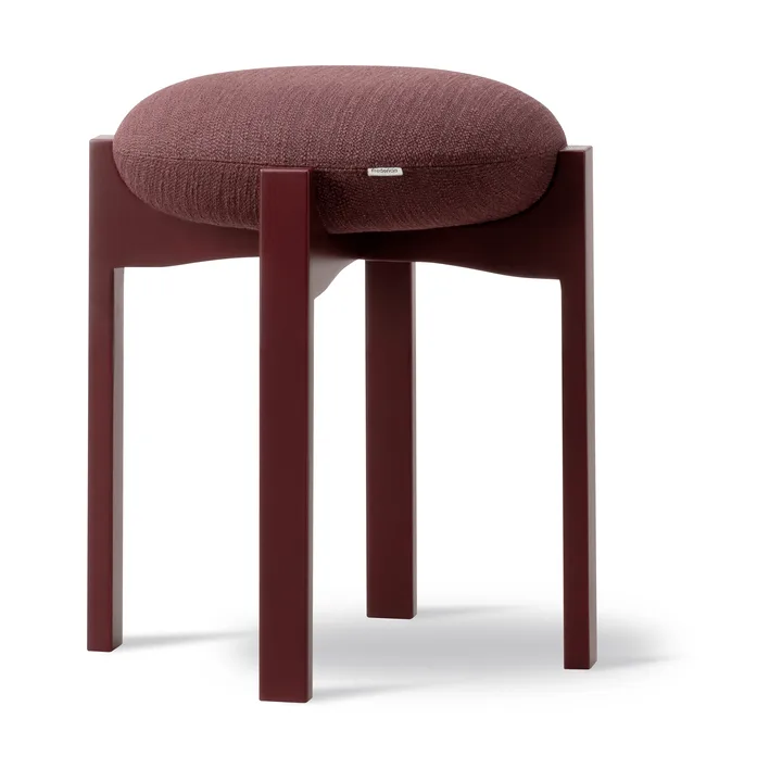 Pioneer low stool - Odino RC43 bordeaux-bordeaux beech, Ø41x46 cm - Fredericia Furniture