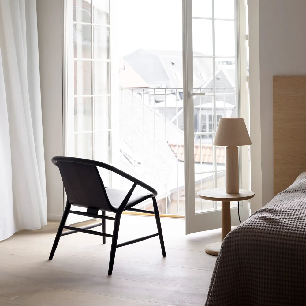 Pon side table, Smoked oak oil, Ø40 cm Fredericia Furniture