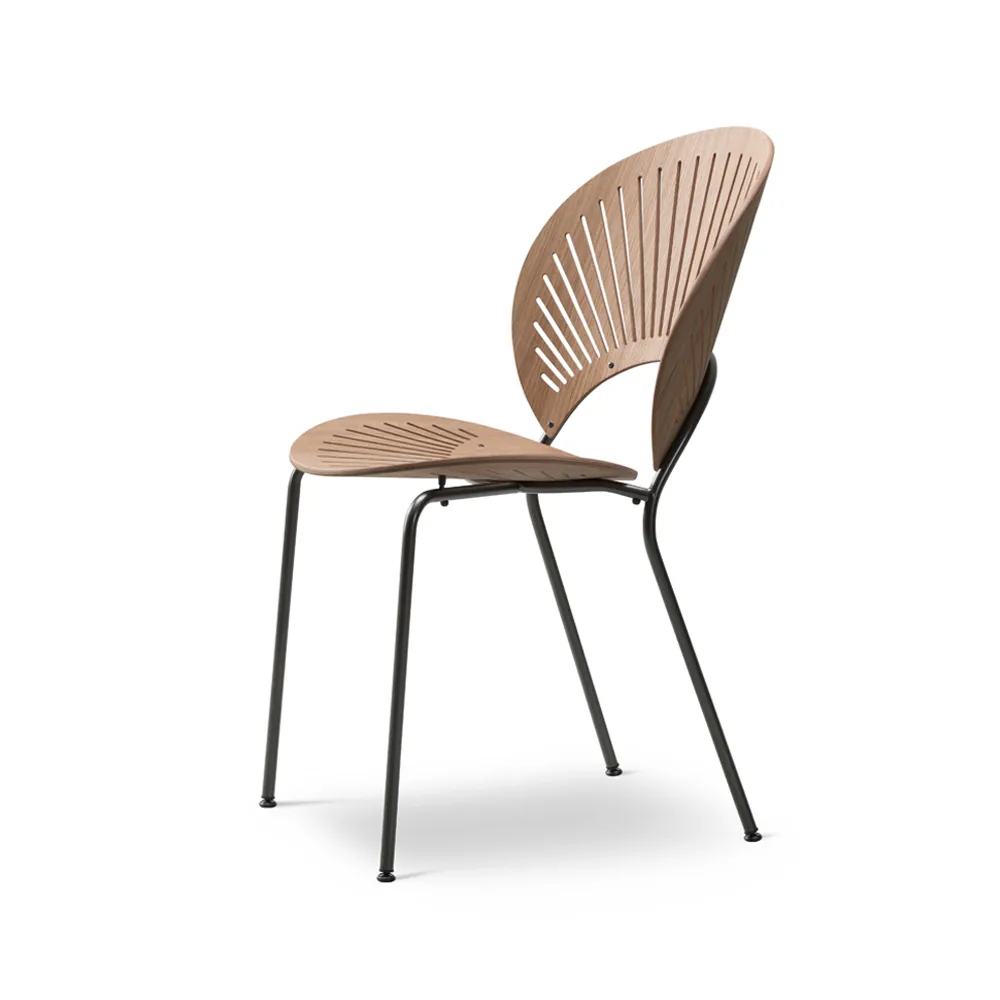Trinidad 3398 chair, Clear lacquered oak-leg black Fredericia Furniture