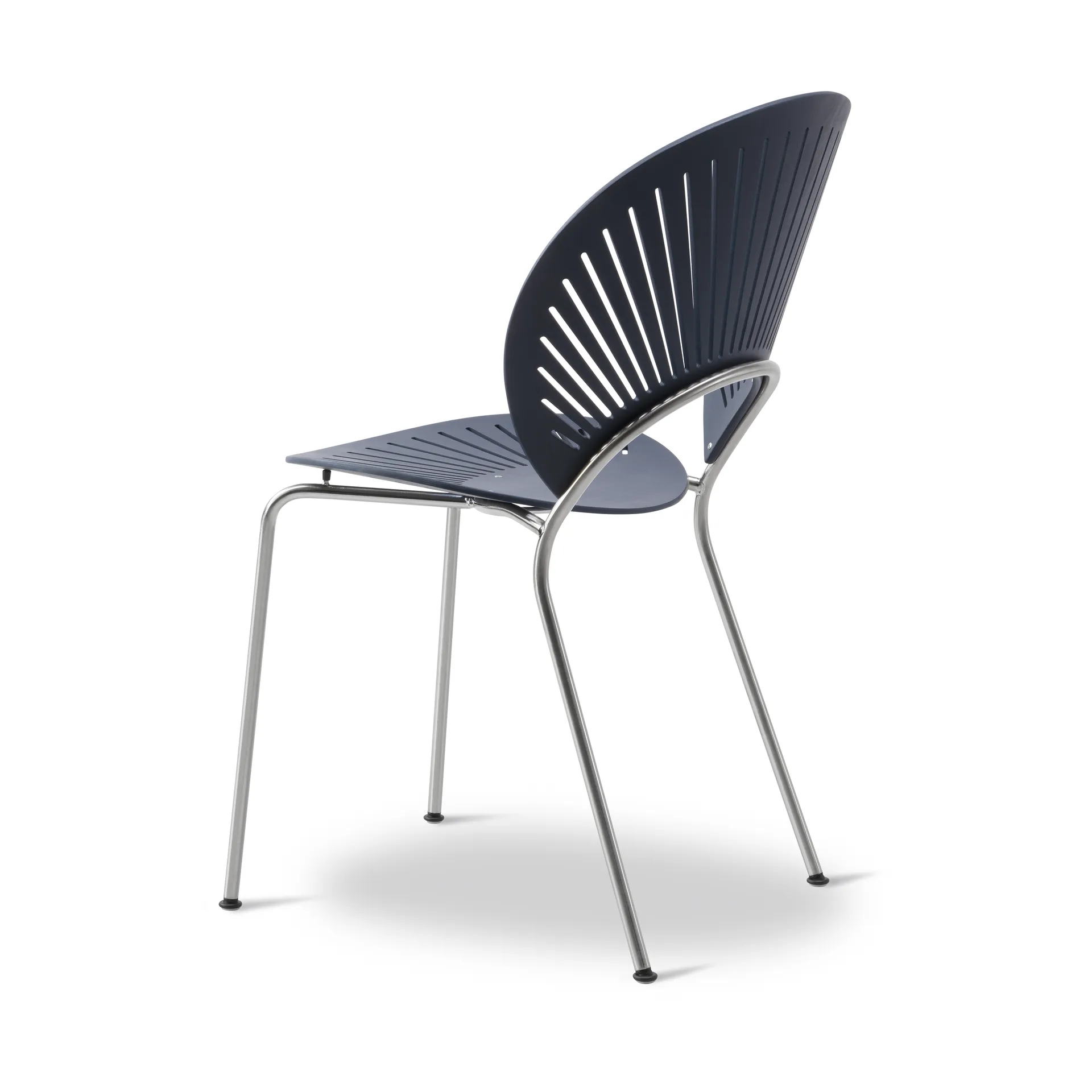 Trinidad 3398 chair, Nordic blue-chrome Fredericia Furniture