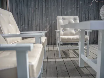 05 armchair - White - Fri Form