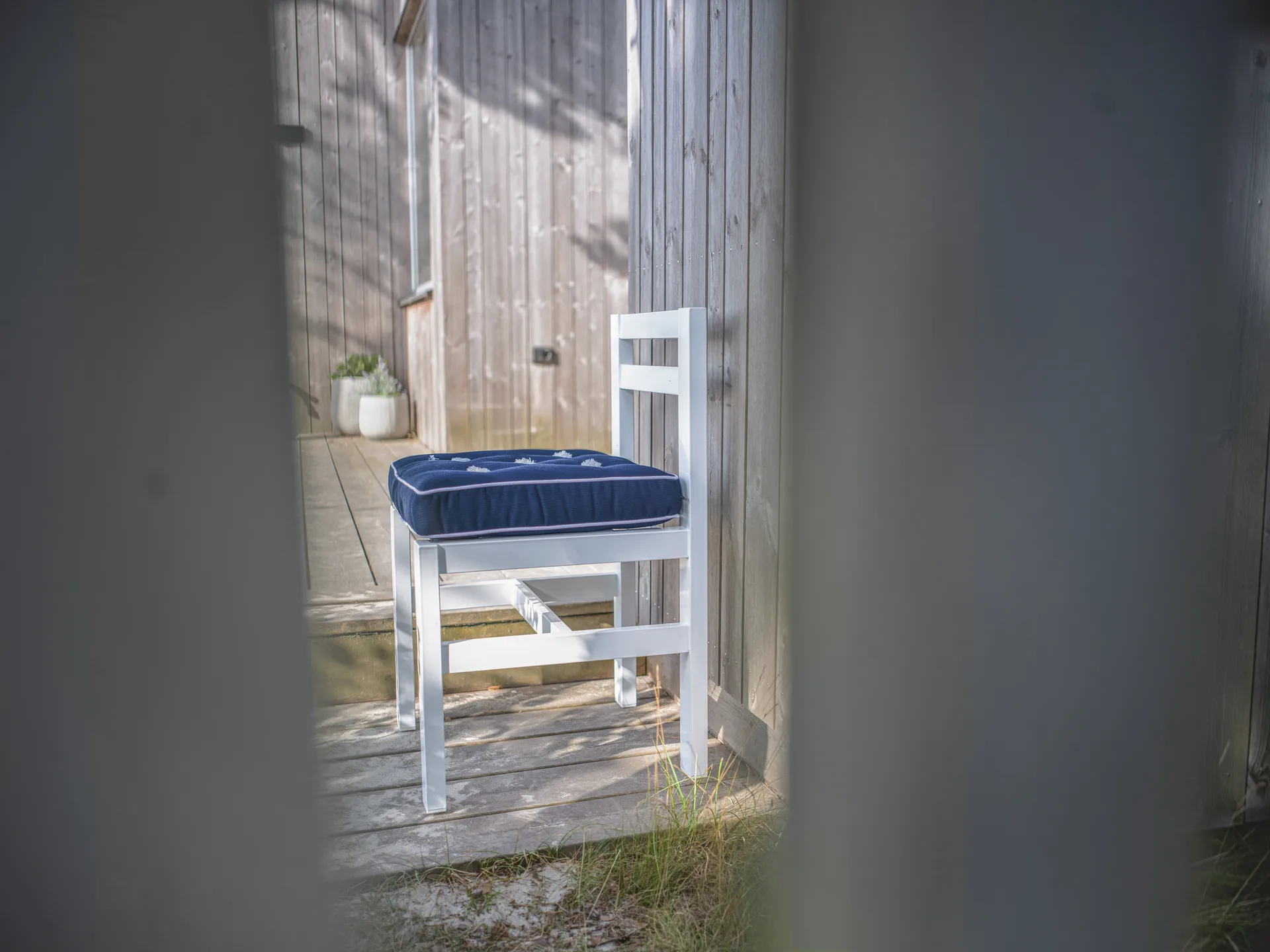 06 chair, White Fri Form