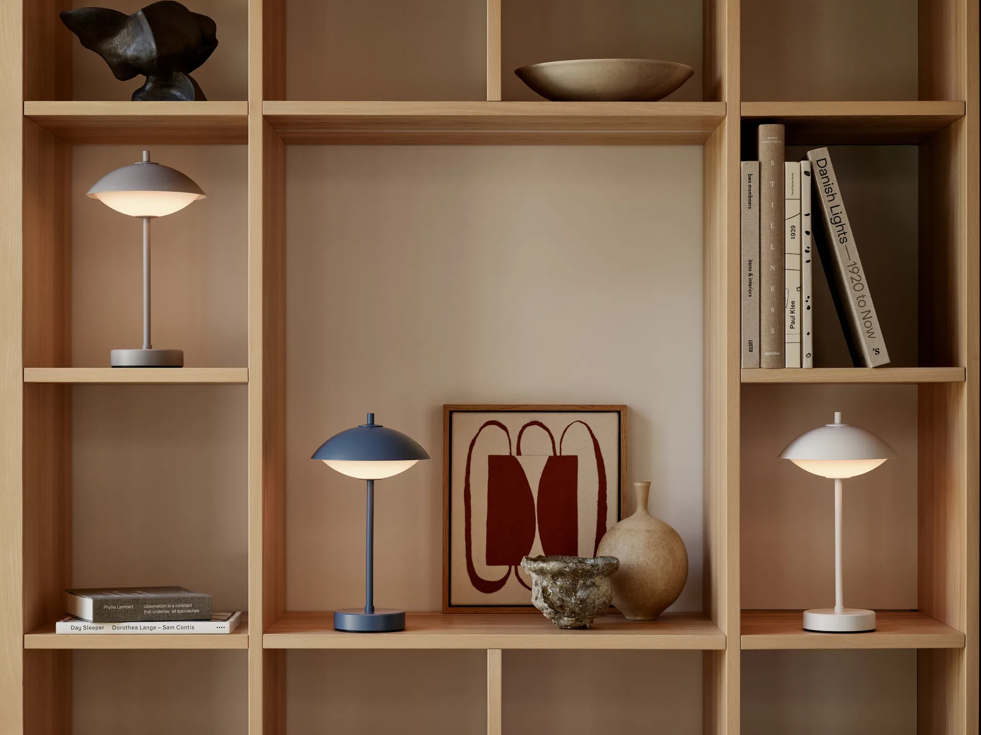 Clam portable table lamp 31 cm, White Fritz Hansen