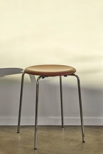 Dot stool leather - Chestnut - Fritz Hansen
