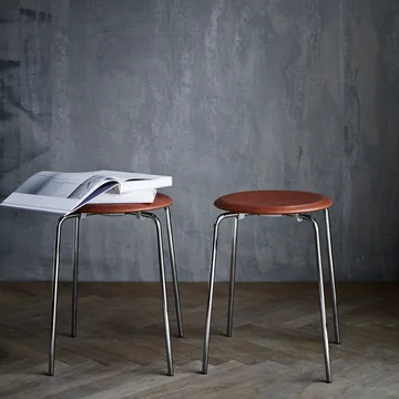 Dot stool leather - Walnut - Fritz Hansen