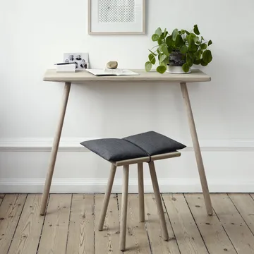 Georg stool - oak - Fritz Hansen