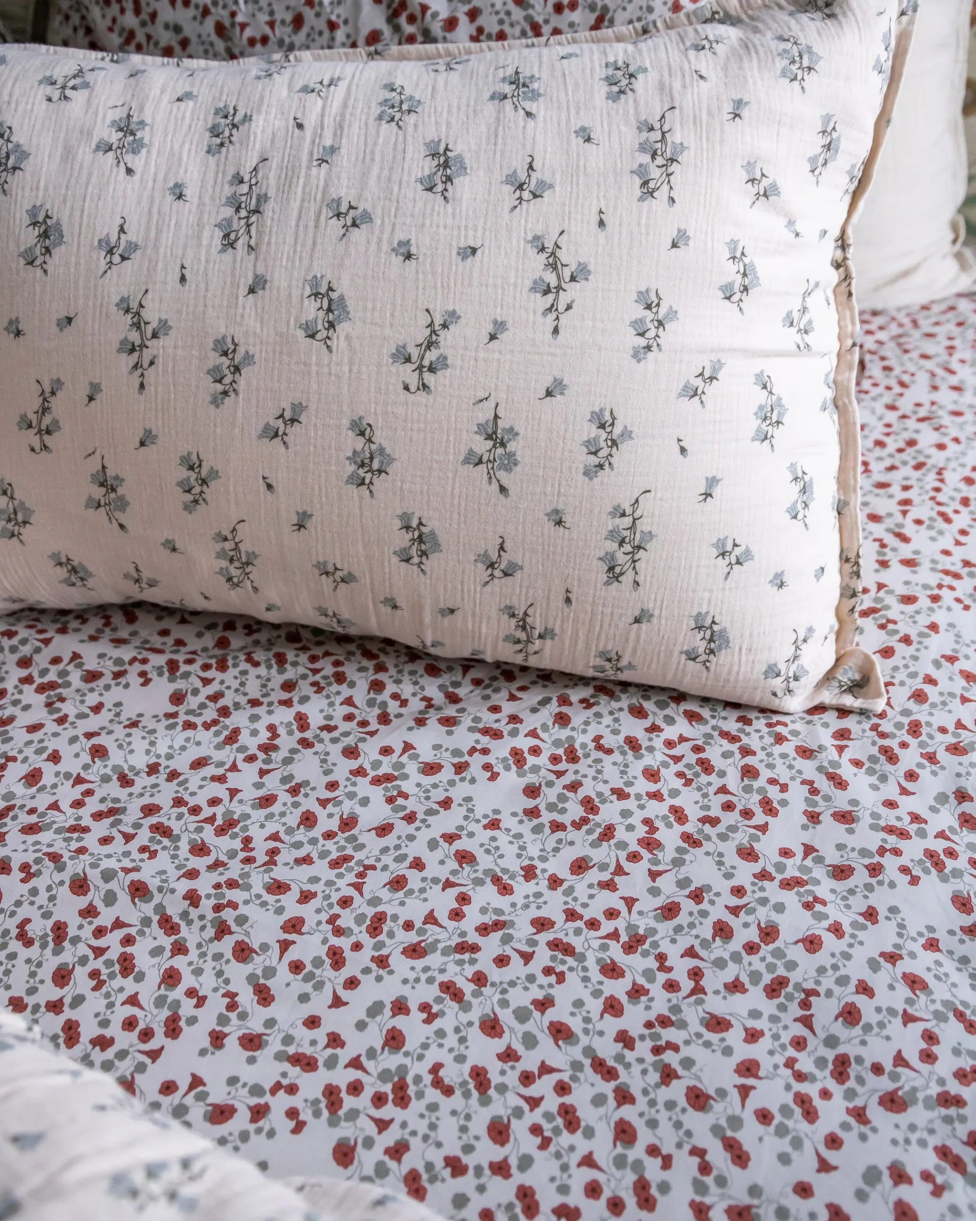 Bluebell Muslin pillowcase, 50x90 cm Garbo&Friends