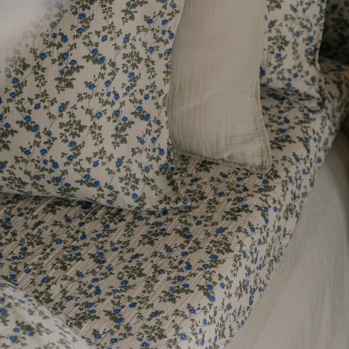 Dainty Muslin fitted sheet, 140x200x30 cm Garbo&Friends