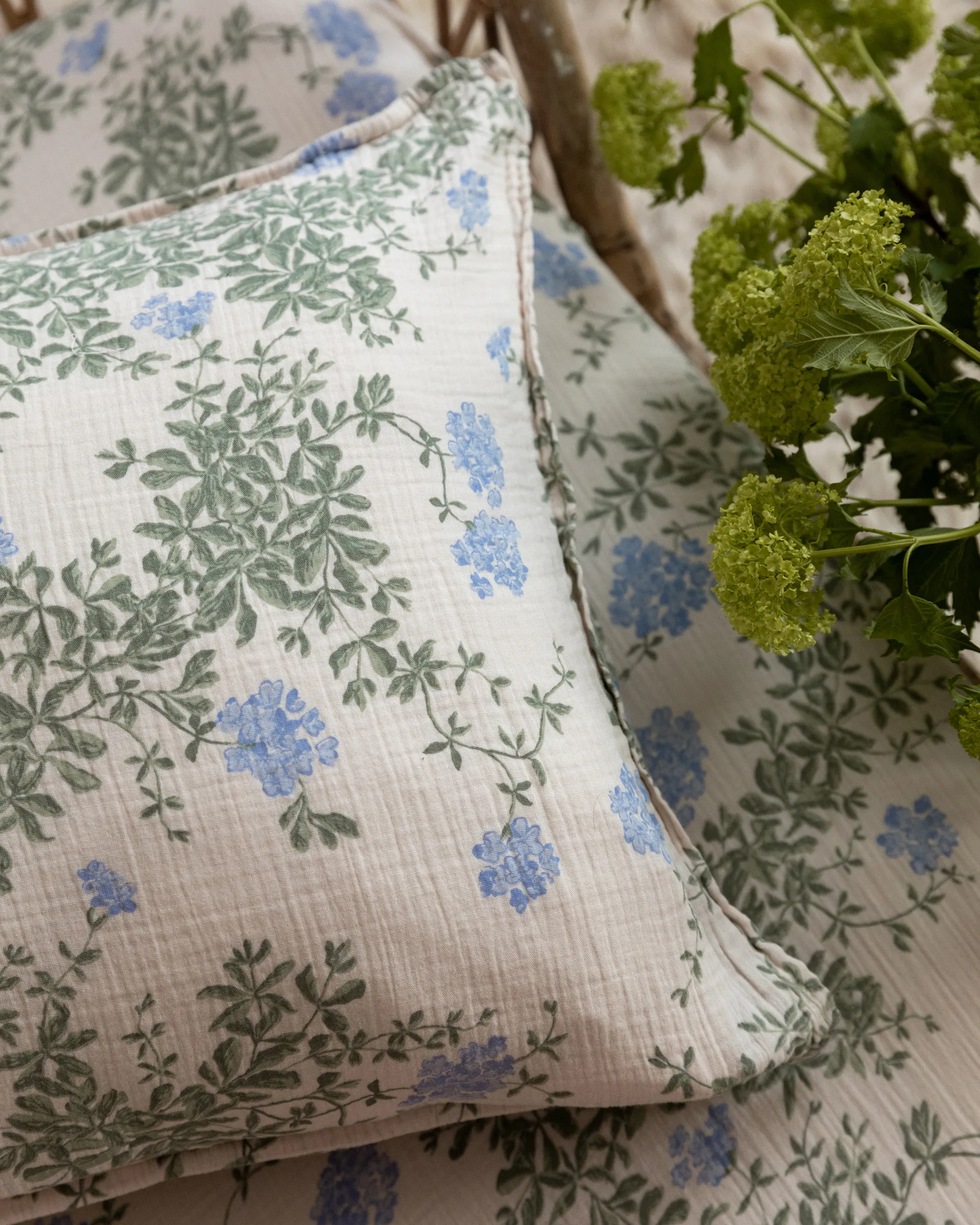 Plumbago Muslin pillowcase, 50x60 cm Garbo&Friends