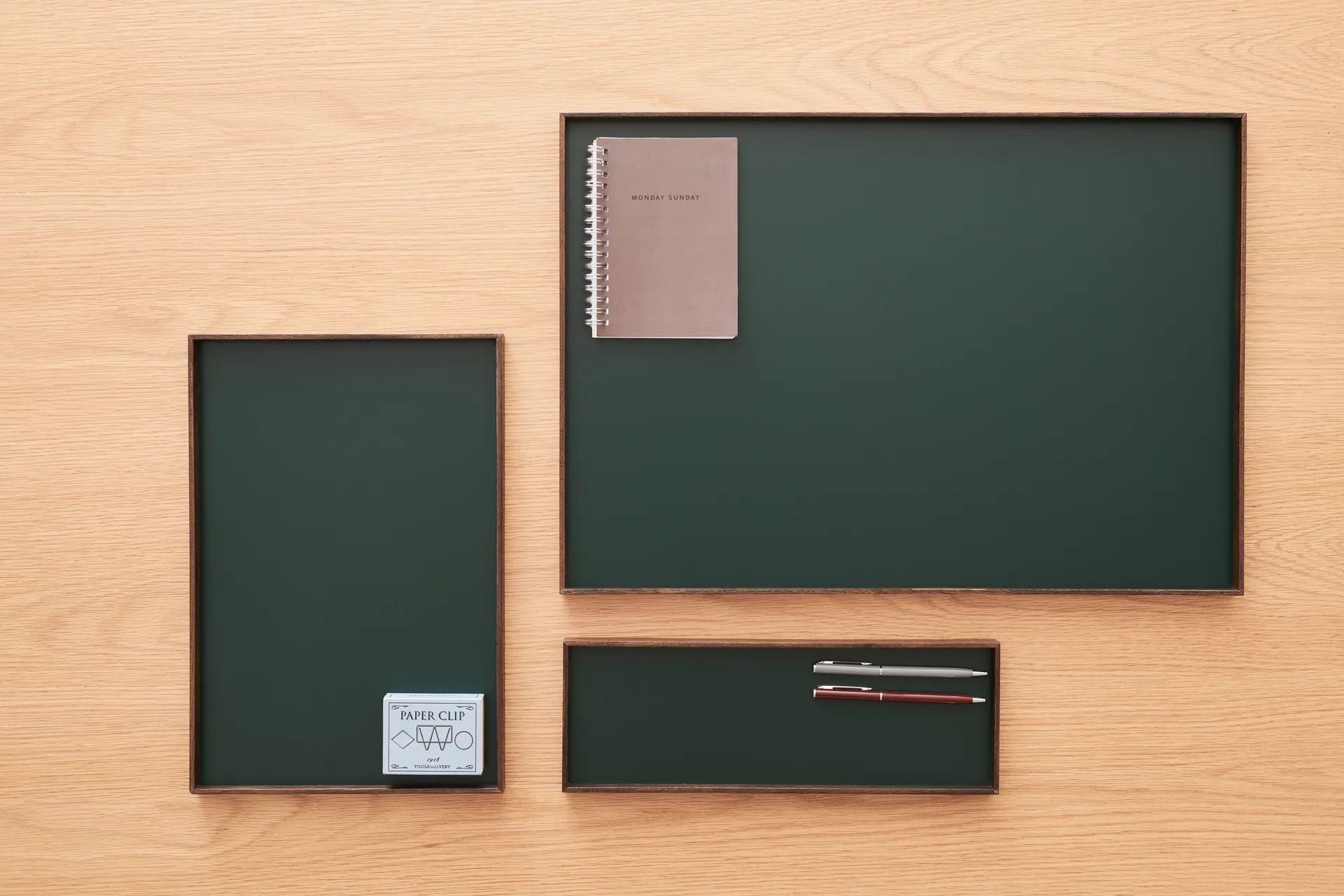 Frame tray large 35.5x50.6 cm, Smoked oak-green Gejst
