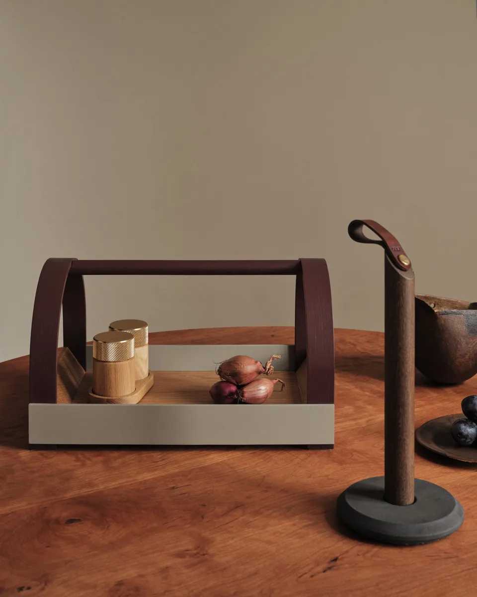Kydo tray with handles 40.5x27x23.5 cm, Oak-grey burgundy Gejst